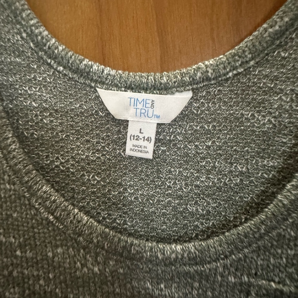Time and tru green sweater tank top women’s new size large tank lightweight - Picture 2 of 3
